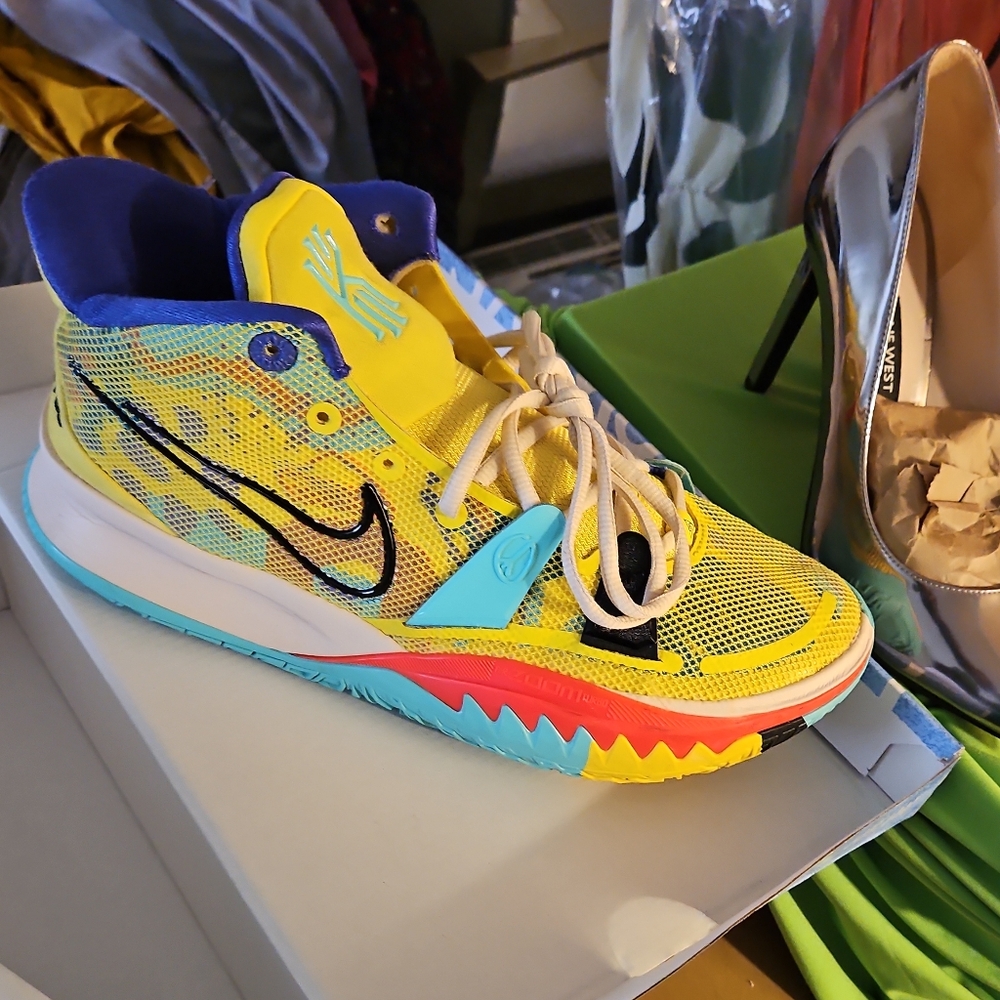 Men's kicks